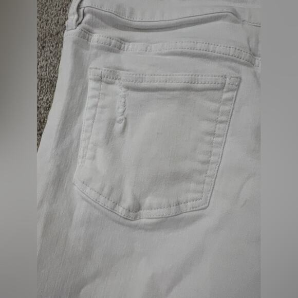 Buffalo David Bitton Women Mid Rise Distressed Bermuda Tandi White, size 14 - Picture 10 of 14